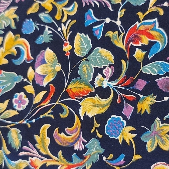 Pacific Silk & Studio 100% Silk Navy And Floral Print Short-Sleeve Crewneck - 1X - Picture 4 of 6